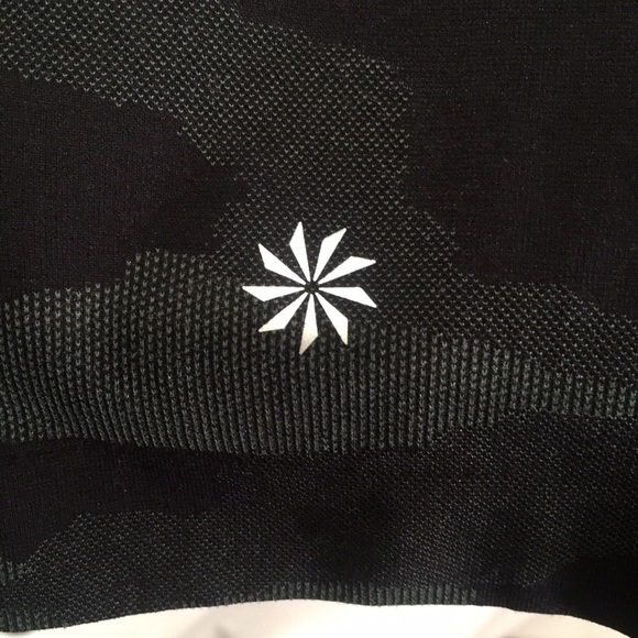 Athleta Camo Women's Size Large Long Sleeve Top - Picture 8 of 10